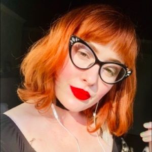 Meet your Posher, Hayley